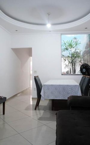 Casa à venda com 170m², 3 quartos e 2 vagasSala