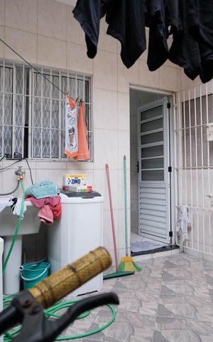 Casa à venda com 170m², 3 quartos e 2 vagasÁrea de Serviço