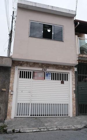 Casa à venda com 170m², 3 quartos e 2 vagasFachada 