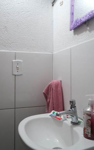 Casa à venda com 170m², 3 quartos e 2 vagasBanheiro