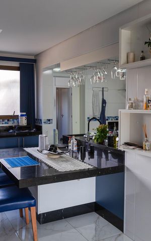 Apartamento à venda com 165m², 3 quartos e 2 vagas Apartamento à venda com 165m², 3 quartos e 2 vagasCozinha