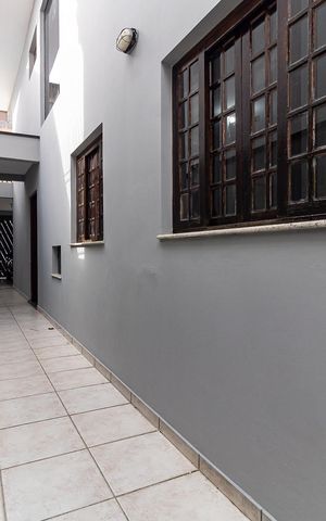 Casa à venda com 105m², 2 quartos e 2 vagas Casa à venda com 105m², 2 quartos e 2 vagasCorredor Lateral