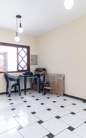 Casa à venda com 105m², 2 quartos e 2 vagas Casa à venda com 105m², 2 quartos e 2 vagasSala