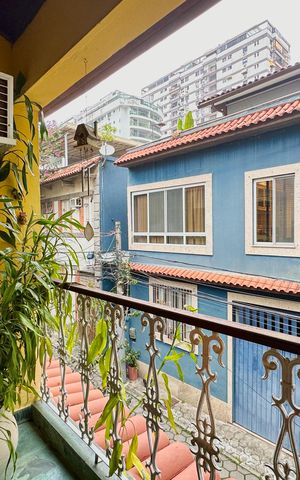 Casa de condomínio à venda com 297m², 5 quartos e 2 vagas Casa de condomínio à venda com 297m², 5 quartos e 2 vagasVaranda Suíte