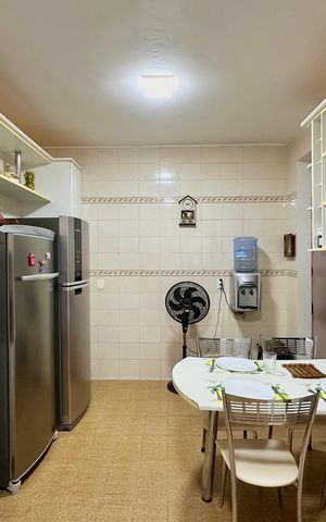 Casa de condomínio à venda com 297m², 5 quartos e 2 vagas Casa de condomínio à venda com 297m², 5 quartos e 2 vagasCozinha