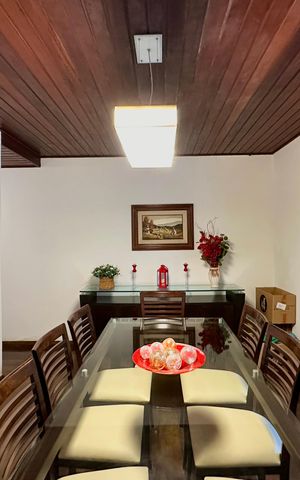 Casa de condomínio à venda com 297m², 5 quartos e 2 vagas Casa de condomínio à venda com 297m², 5 quartos e 2 vagasSala 2