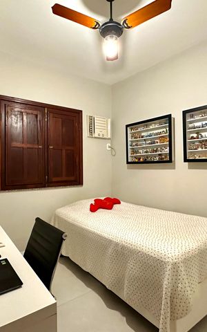 Casa de condomínio à venda com 297m², 5 quartos e 2 vagas Casa de condomínio à venda com 297m², 5 quartos e 2 vagasQuarto 2