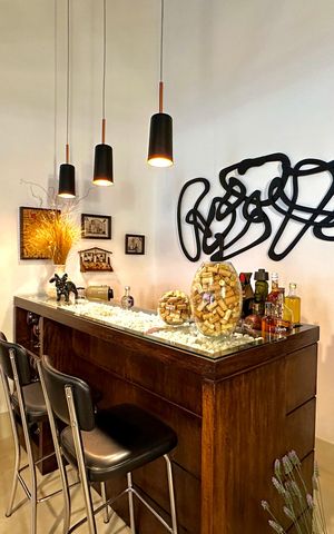Casa de condomínio à venda com 297m², 5 quartos e 2 vagas Casa de condomínio à venda com 297m², 5 quartos e 2 vagasSala