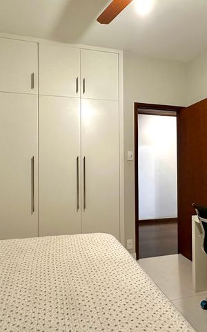 Casa de condomínio à venda com 297m², 5 quartos e 2 vagas Casa de condomínio à venda com 297m², 5 quartos e 2 vagasQuarto 2