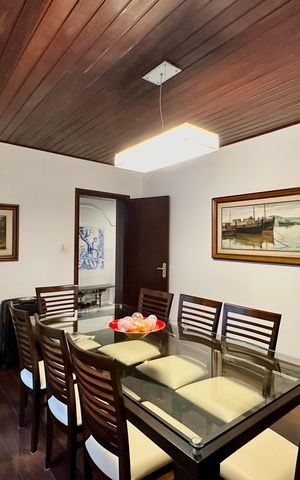 Casa de condomínio à venda com 297m², 5 quartos e 2 vagas Casa de condomínio à venda com 297m², 5 quartos e 2 vagasSala 2