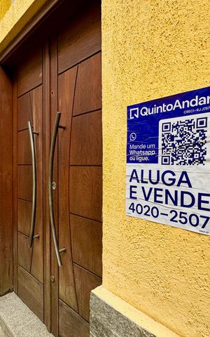 Casa de condomínio à venda com 297m², 5 quartos e 2 vagas Casa de condomínio à venda com 297m², 5 quartos e 2 vagasPlaquinha instalada