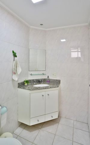 Apartamento à venda com 60m², 2 quartos e 1 vaga Apartamento à venda com 60m², 2 quartos e 1 vagaBanheiro
