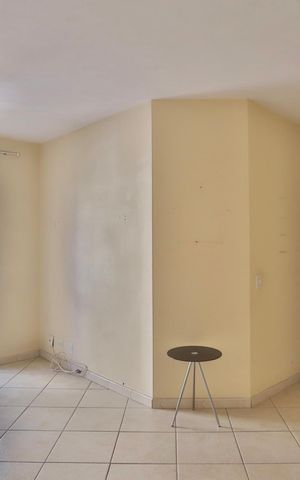 Apartamento à venda com 60m², 2 quartos e 1 vaga Apartamento à venda com 60m², 2 quartos e 1 vagaSala