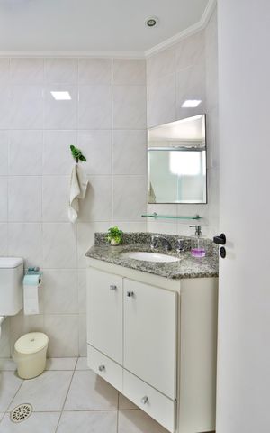 Apartamento à venda com 60m², 2 quartos e 1 vaga Apartamento à venda com 60m², 2 quartos e 1 vagaBanheiro