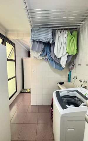 Apartamento à venda com 107m², 3 quartos e 2 vagas Apartamento à venda com 107m², 3 quartos e 2 vagasÁrea de Serviço