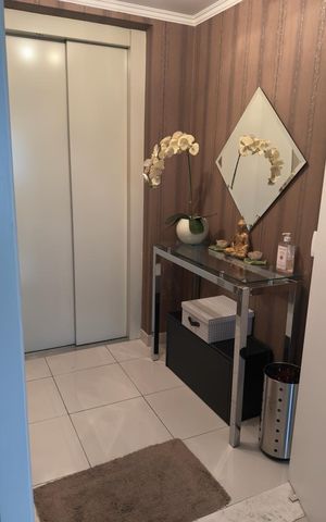 Apartamento à venda com 210m², 4 quartos e 3 vagas Apartamento à venda com 210m², 4 quartos e 3 vagasSala