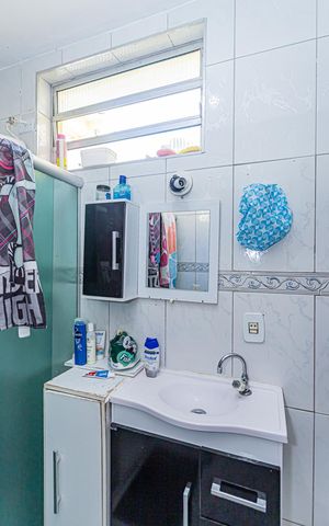 Casa à venda com 240m², 4 quartos e 3 vagas Casa à venda com 240m², 4 quartos e 3 vagasBanheiro