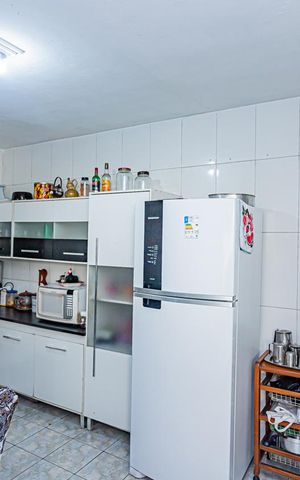 Casa à venda com 240m², 4 quartos e 3 vagas Casa à venda com 240m², 4 quartos e 3 vagasCozinha