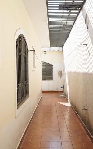Casa à venda com 280m², 5 quartos e 3 vagasCorredor