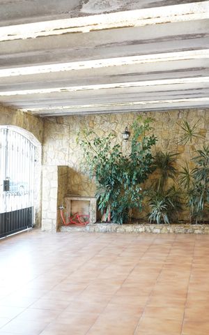 Casa à venda com 280m², 5 quartos e 3 vagasGaragem