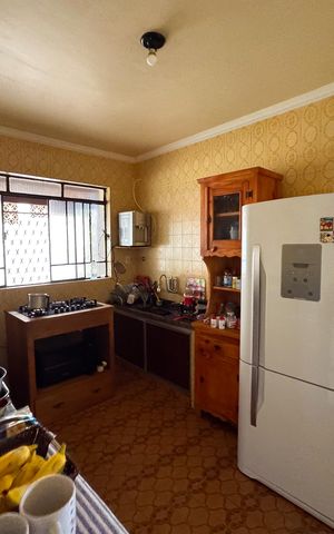 Casa à venda com 192m², 3 quartos e 2 vagas Casa à venda com 192m², 3 quartos e 2 vagasCozinha