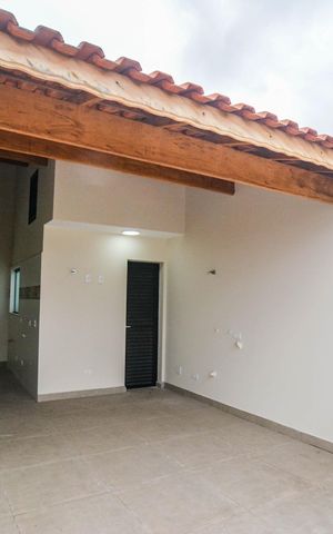 Casa à venda com 130m², 3 quartos e 2 vagas Casa à venda com 130m², 3 quartos e 2 vagasCobertura