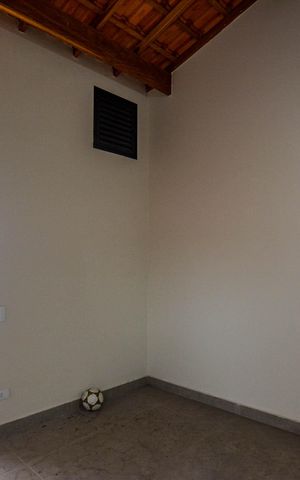 Casa à venda com 130m², 3 quartos e 2 vagas Casa à venda com 130m², 3 quartos e 2 vagasCobertura