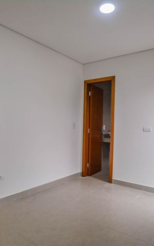 Casa à venda com 130m², 3 quartos e 2 vagas Casa à venda com 130m², 3 quartos e 2 vagas Suíte