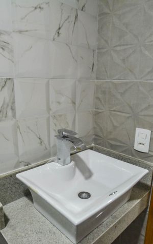 Casa à venda com 130m², 3 quartos e 2 vagas Casa à venda com 130m², 3 quartos e 2 vagasBanheiro Social