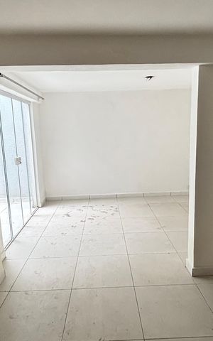 Casa à venda com 162m², 3 quartos e 3 vagas Casa à venda com 162m², 3 quartos e 3 vagasHall