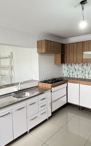 Casa à venda com 162m², 3 quartos e 3 vagas Casa à venda com 162m², 3 quartos e 3 vagasCozinha