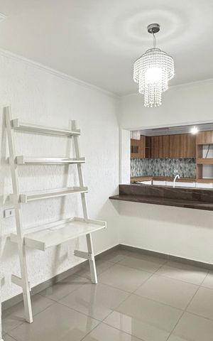 Casa à venda com 162m², 3 quartos e 3 vagas Casa à venda com 162m², 3 quartos e 3 vagasCozinha