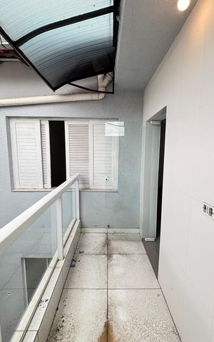 Casa à venda com 162m², 3 quartos e 3 vagas Casa à venda com 162m², 3 quartos e 3 vagasÁrea de Serviço