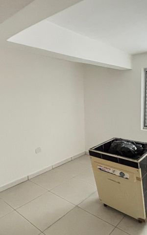 Casa à venda com 162m², 3 quartos e 3 vagas Casa à venda com 162m², 3 quartos e 3 vagasQuarto 4