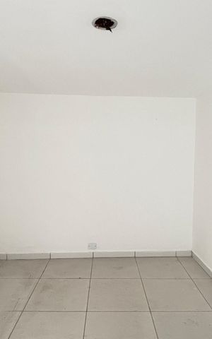 Casa à venda com 162m², 3 quartos e 3 vagas Casa à venda com 162m², 3 quartos e 3 vagasQuarto 3