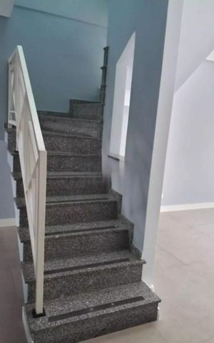 Casa à venda com 175m², 3 quartos e sem vaga Casa à venda com 175m², 3 quartos e sem vagaSala