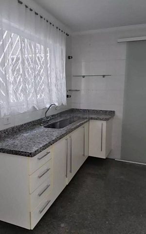 Casa à venda com 175m², 3 quartos e sem vaga Casa à venda com 175m², 3 quartos e sem vagaCozinha