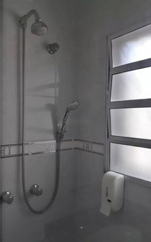 Casa à venda com 175m², 3 quartos e sem vaga Casa à venda com 175m², 3 quartos e sem vagaBanheiro 1
