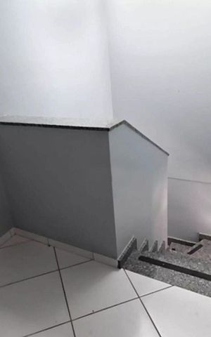Casa à venda com 175m², 3 quartos e sem vaga Casa à venda com 175m², 3 quartos e sem vagaEscadas