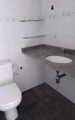 Casa à venda com 175m², 3 quartos e sem vaga Casa à venda com 175m², 3 quartos e sem vagaBanheiro 2