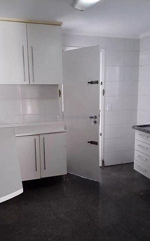 Casa à venda com 175m², 3 quartos e sem vaga Casa à venda com 175m², 3 quartos e sem vagaCozinha