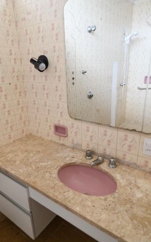 Casa para alugar com 300m², 3 quartos e 12 vagasBanheiro da Suíte