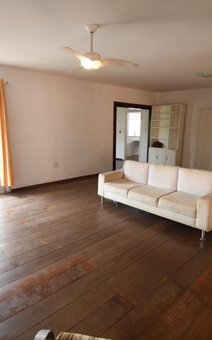 Casa para alugar com 300m², 3 quartos e 12 vagasSala