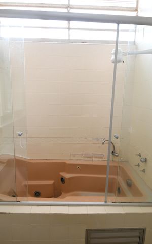 Casa para alugar com 300m², 3 quartos e 12 vagasBanheiro 