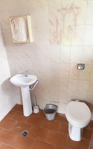 Casa para alugar com 300m², 3 quartos e 12 vagasBanheiro de serviço