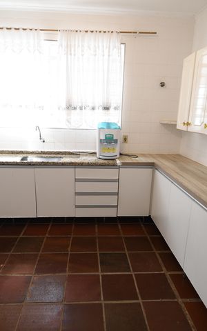 Casa para alugar com 300m², 3 quartos e 12 vagasCozinha
