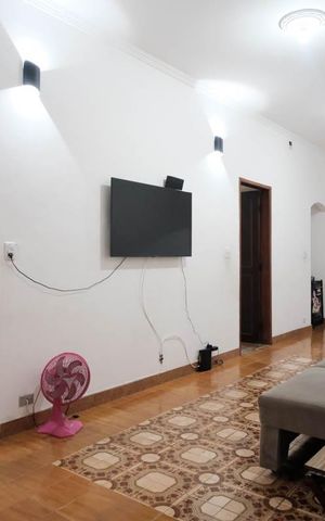 Casa à venda com 330m², 4 quartos e 6 vagasSala