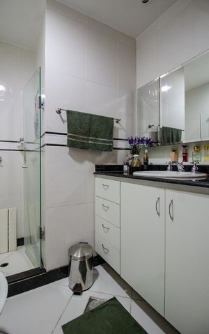 Apartamento à venda com 160m², 3 quartos e 1 vaga Apartamento à venda com 160m², 3 quartos e 1 vagaBanheiro social