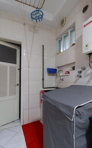 Apartamento à venda com 160m², 3 quartos e 1 vaga Apartamento à venda com 160m², 3 quartos e 1 vagaÁrea de serviço