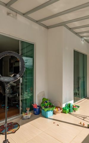 Casa à venda com 490m², 5 quartos e 8 vagas Casa à venda com 490m², 5 quartos e 8 vagasVaranda